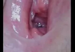 La ragazza sta bene in posa nuda per film erotici in lingua italiana la registrazione personale Ruskams