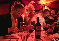 Bellezza con vagina rasata pornno erotico succhia cazzo e ottenere scopata da cancer