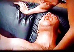 I membri del video sex erotici pollo dita prima Pompino.