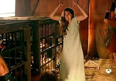 La Vagina di Silicone sarà scopata da un pihar nel preservativo. video erotici donne