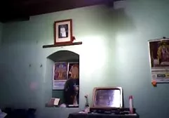 Bellezza in una mini gonna salta sul pene video erotici mogli di un uomo panciuto