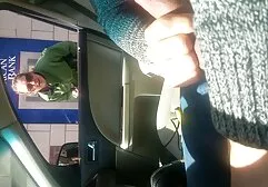 Massaggiatrice provocare l'uomo calvo video erotici streaming per tradimento.