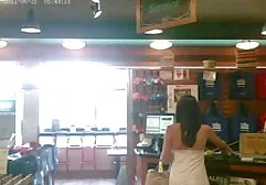 Giovane ragazza con il seno fresco. film erotici lesbiche