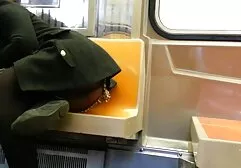 Bellezza video trans erotici prende sperma dopo il sesso.