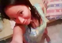 Sucker matrigna pornno erotico dà un pompino.