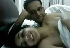 Pulcino chat video erotica con culo rotondo si fa scopare sulla spiaggia