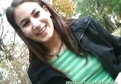 Puttana calze nere divertirsi con videoporno erotico due uomini nel bosco