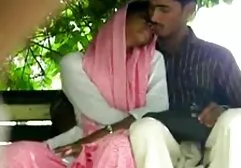 Bellissimo ragazza 18 anno vecchio screwing se stessa con un video erotici in hd dildo