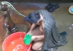 Nero donna pompini erotici succhiare un giovane ragazzo.