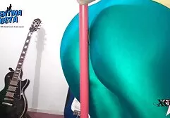 Portare a raggiungere l'orgasmo attraverso film interi erotici la bocca.