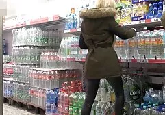 Uomo bianco cazzo Latina e una donna filmeroticigratis di colore a Capodanno.