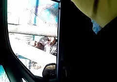 L'uomo che soddisfa il capezzolo dopo film erotici italiani in streaming l'allenamento.