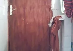 Bruna prende in video erotici in hd giro il vicino di casa.