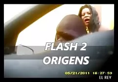 Madam red seduto in il nudo faccia di un video erotici italiani gratis schiavo