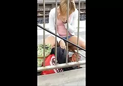 Close-up di runetki personale fare masturbarsi con un giocattolo video erotici tra donne del sesso da vicino